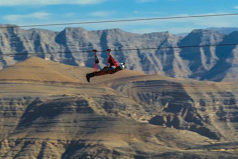 Admirando los paisajes de los alrededores de Al-Ula