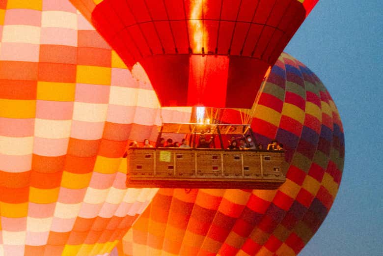 Volando en globo por Al-Ula