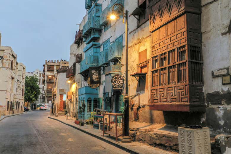 Calle iluminada en Yeda