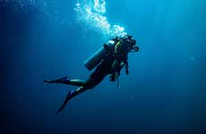 Bautismo de buceo en el lago Moreno