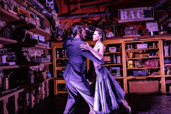 Cena con espectáculo de tango en El Mallín