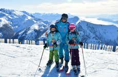 Clase de esquí para niños en Cerro Catedral