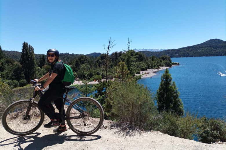 ¡Momento foto con la bici en Bariloche!