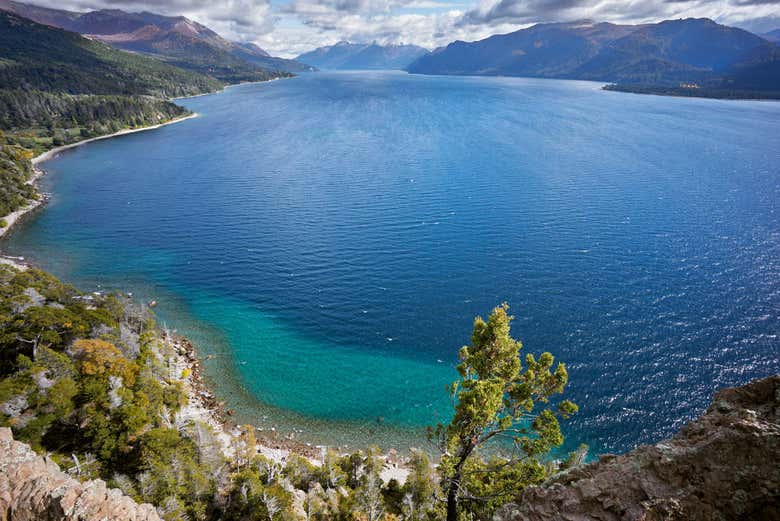 Panorâmica do lago Traful
