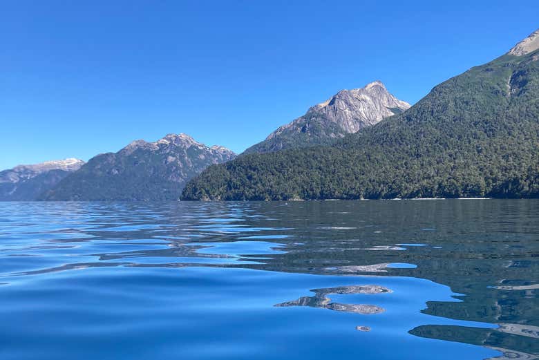 Discover the crystal-clear lakes of Bariloche