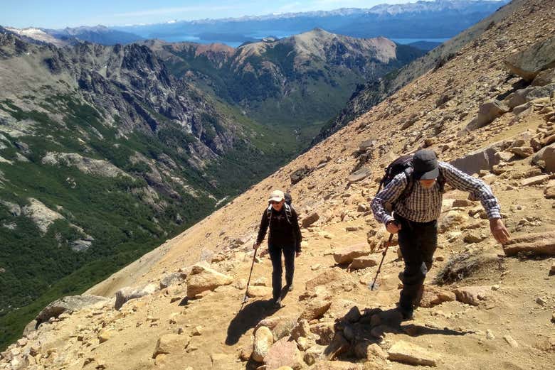 Trekking towards Refugio Frey