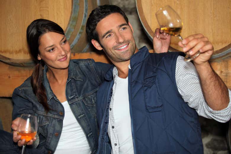 Degustación de vinos en una bodega del Valle de Calingasta