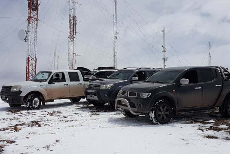 4x4 vehicles at the antennas of Tontal