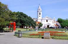 Recoleta Neighbourhood Free Tour