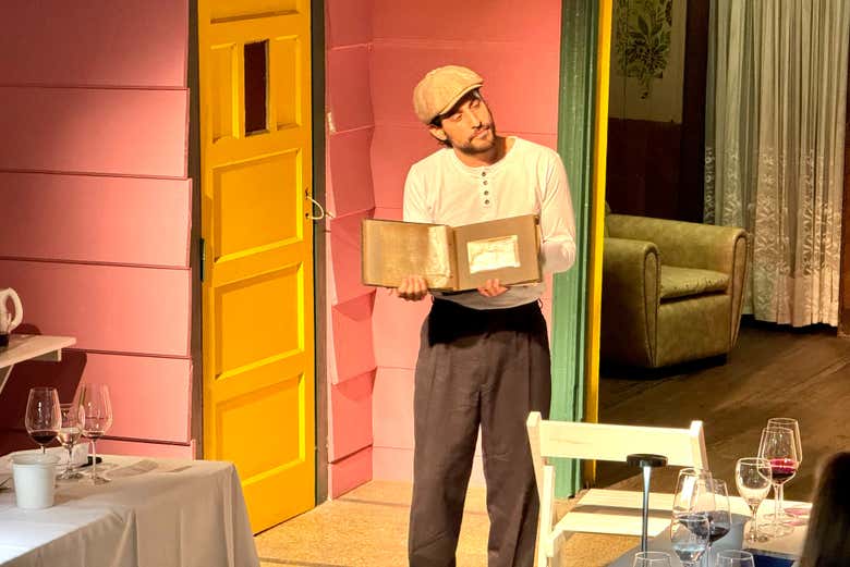 También disfrutaréis de la interpretación teatral de un actor