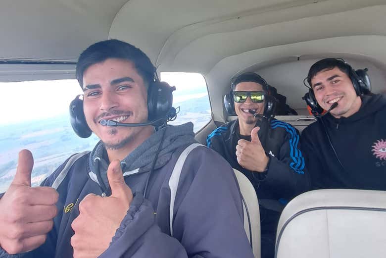 Sobrevoando Buenos Aires com amigos