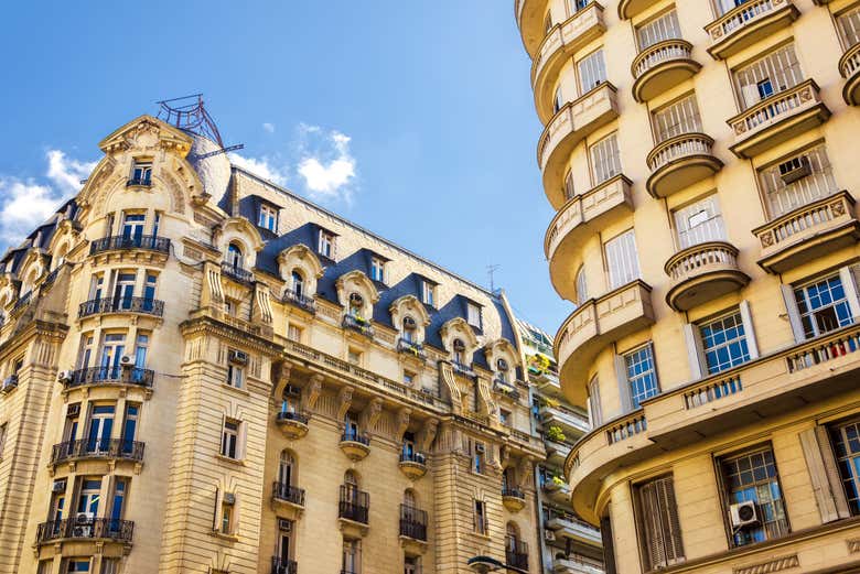 Arquitetura de estilo francês no bairro de La Recoleta