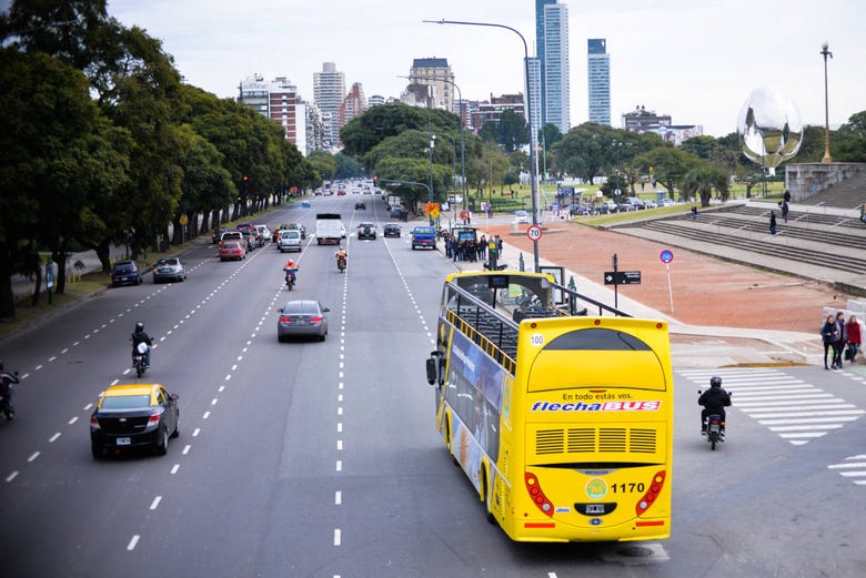 Bus touristique dans Buenos Aires