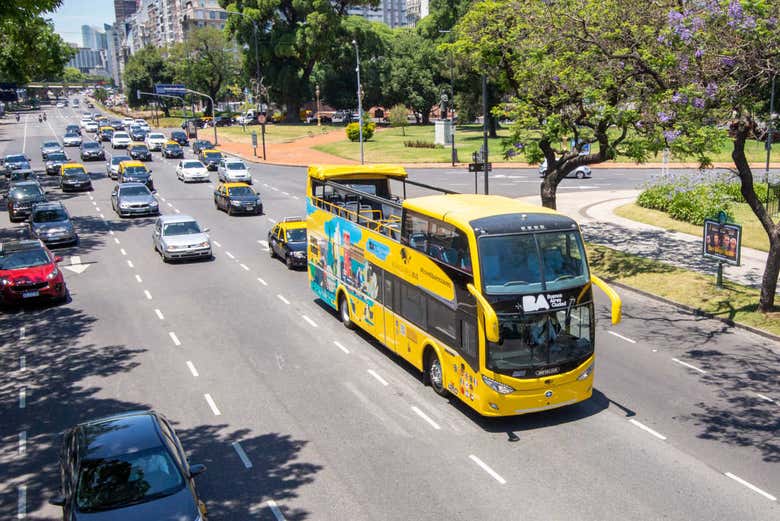 Ônibus turístico