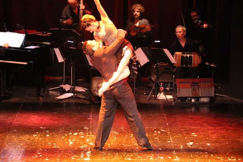 Dancers at Teatro Astor Piazzolla