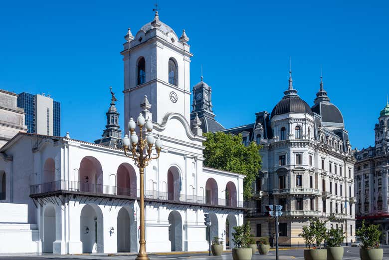 See the Buenos Aires Cabildo, in Mayo Plaza