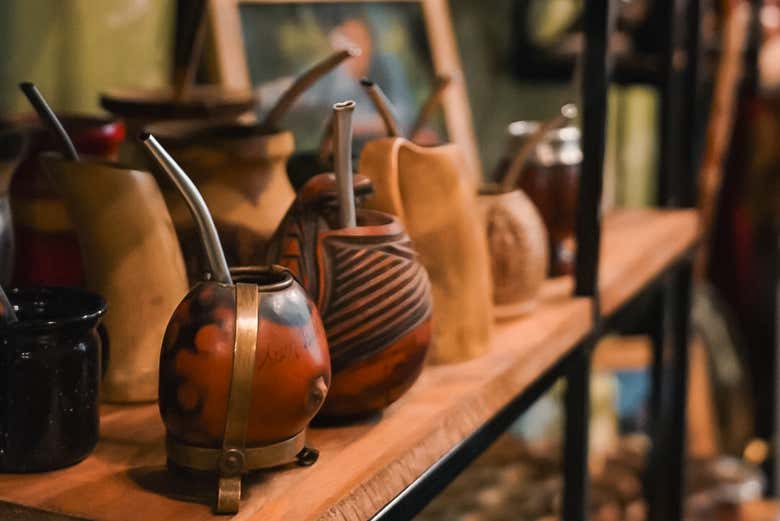 Diferentes cuias para preparar o mate argentino