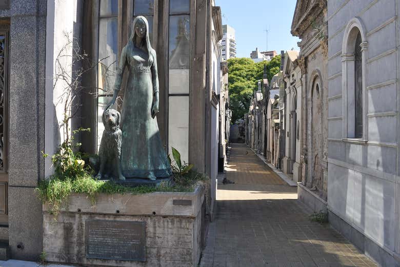 O cemitério da Recoleta abriga lugares únicos