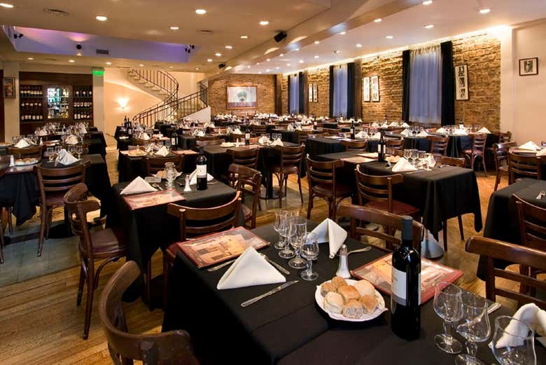 Dining room at El Viejo Almacén