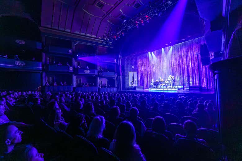 Cada cuadro escénico os llevará a una figura esencial del tango