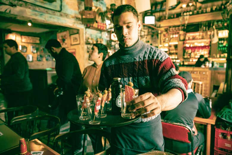Trying typical Argentine drinks