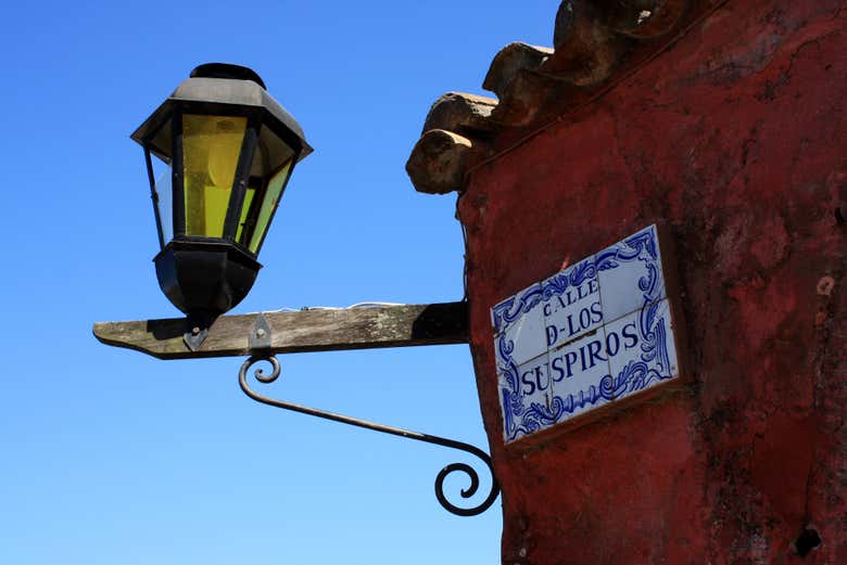 Calle de los Suspiros, uma das mais famosas de Colônia