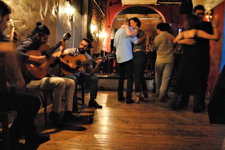 Enjoying the tango experience