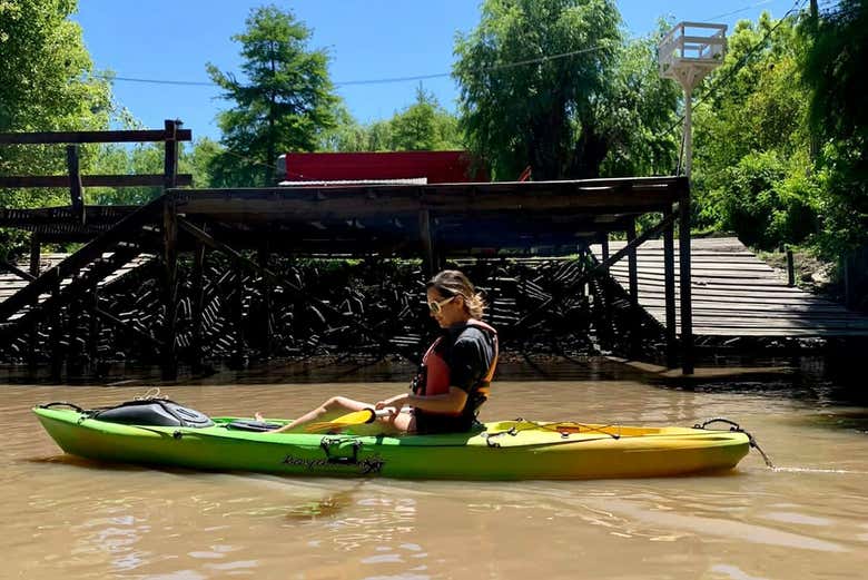 Prête à commencer à pagayer