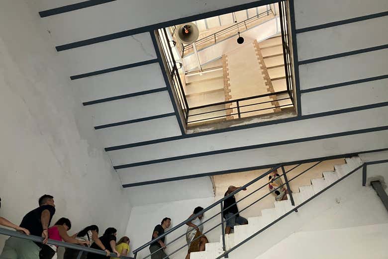 Subindo as escadas até o mais alto da basílica