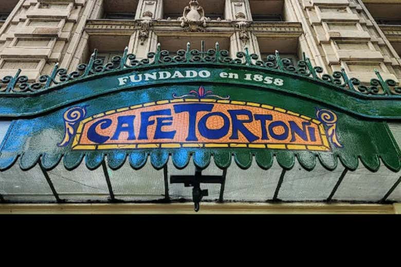 O Café Tortoni em Buenos Aires data de meados do século XIX