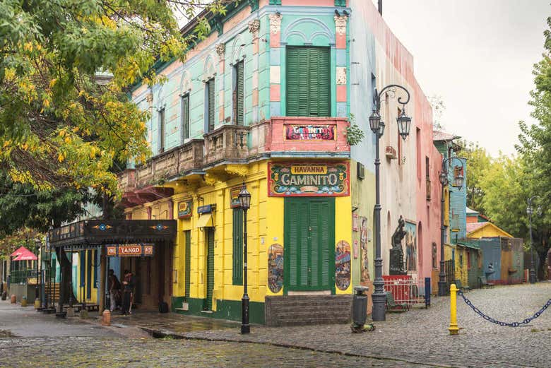 Paseando por la calle Caminito del barrio de La Boca
