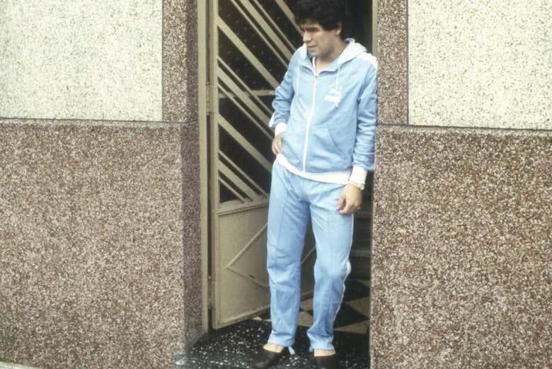Foto di Maradona all'ingresso della sua abitazione