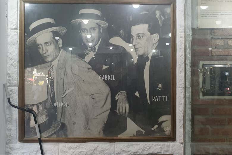 Look at historic pictures with important tango dancers