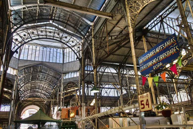 Interior del Mercado de San Telmo