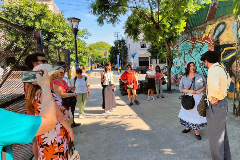 Você assistirá a encenações ao vivo durante o tour