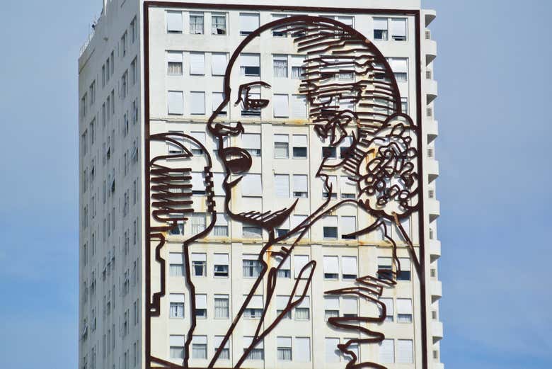 Divisando el Mural de Evita Perón