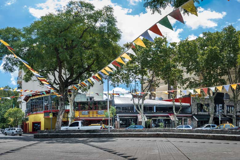 La animada plaza Serrano