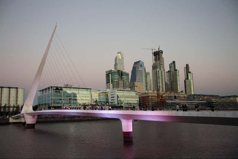 See the Puente de La Mujer
