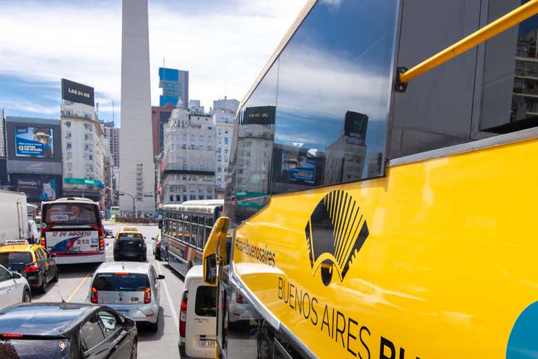 Percorrendo Buenos Aires de ônibus turístico