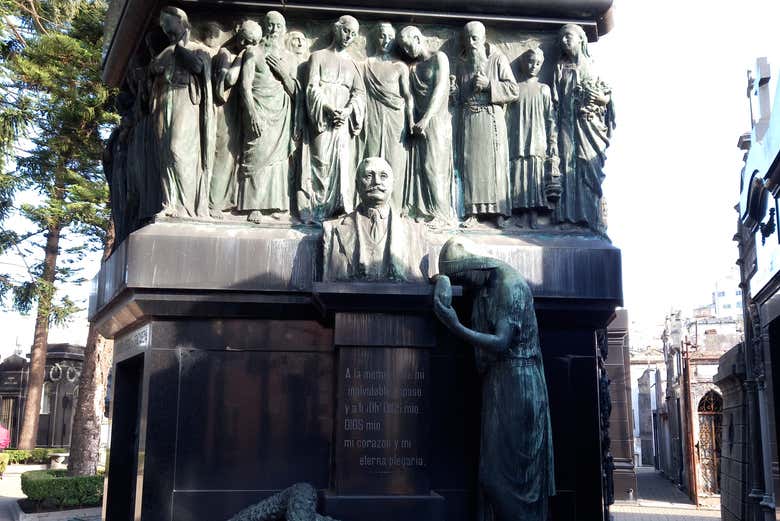 Scultura nel Cimitero de la Recoleta