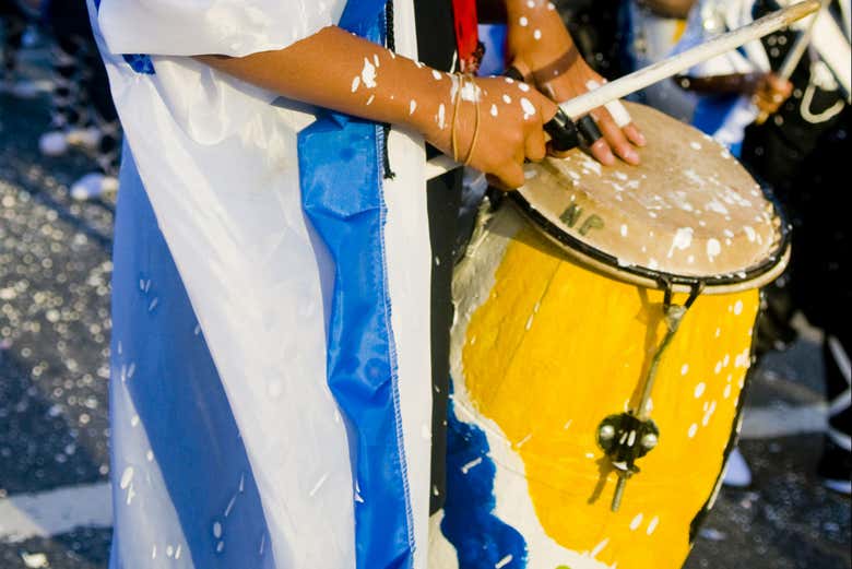 Aprenderemos a tocar los tambores de candombe