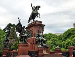 Monument to the general in the Plaza General San Martin