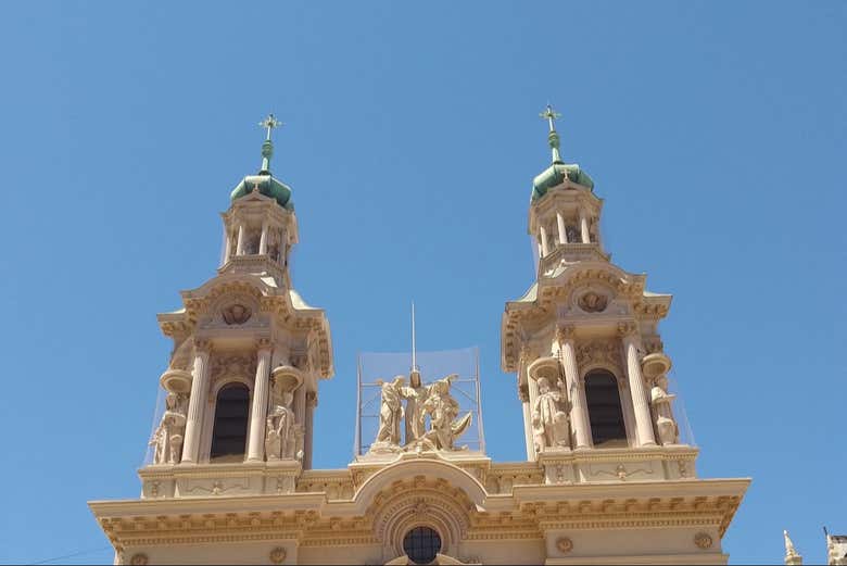 Le torri laterali della Basilica di San Francisco de Asís