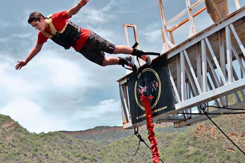 Faites du saut à l'élastique à Cabra Corral