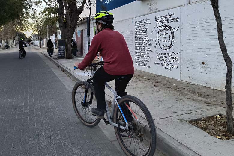 Pedaleando por las calles de Cafayate