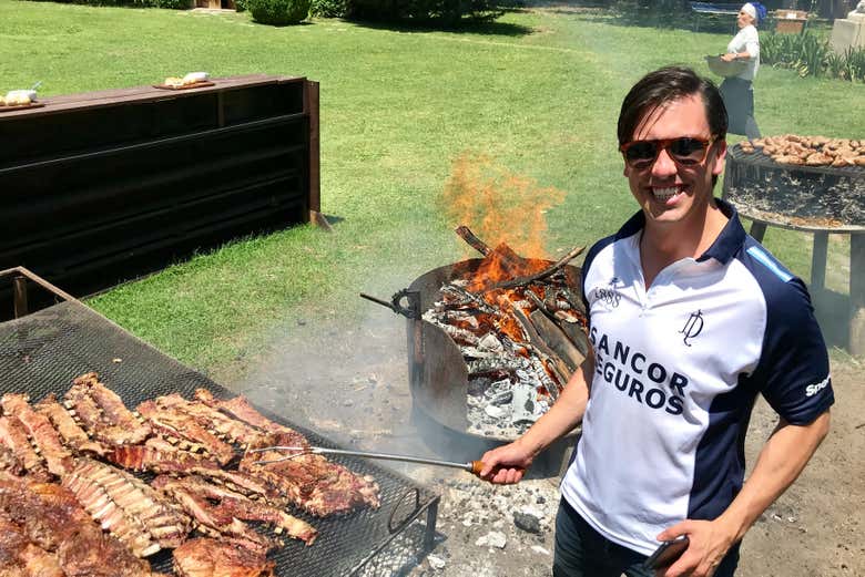 Preparando un succulento arrosto argentino