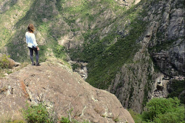 Contemplando los paisajes de la quebrada