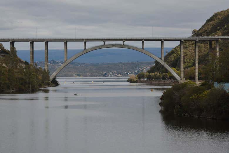 Panoramic view of Lake San Roque