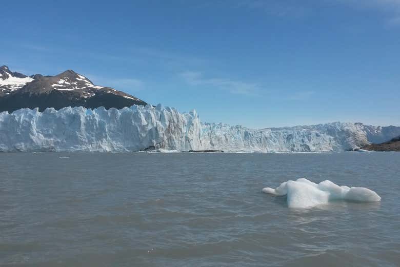 Marvel at the scenery in the Los Glaciares National Park