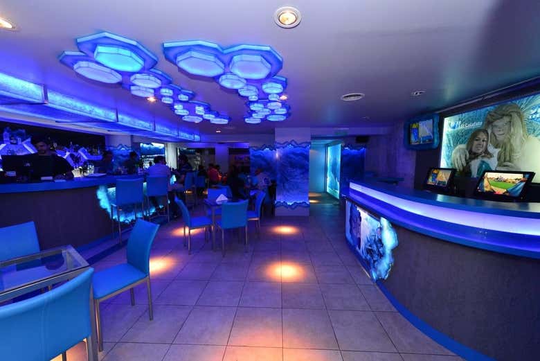 Decoração interior do bar